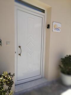 SUNNY HOLIDAYS APARTMENT - Kremasti - 4