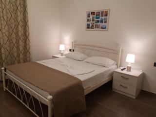 SUNNY HOLIDAYS APARTMENT - Kremasti - 9