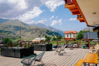 Alpenhaus Kazbegi Hotel & Restaurant - 9