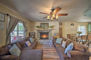 Big Bear Cabin with Deck and Arcade Room, Near Skiing - Big Bear City - 6