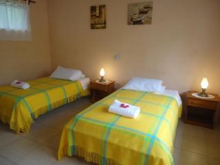 Cartago Bay - Puerto Villamil - 5