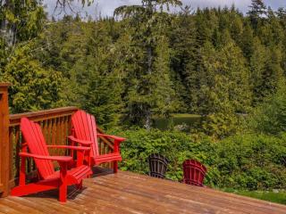 Bear Coast, Cabin with Hot Tub, Patio, and Waterview - Ucluelet - 3