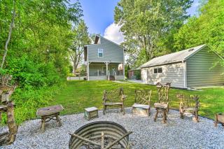 Sunny Clawson Home with Yard - Walk to Main St! - Clawson - 3