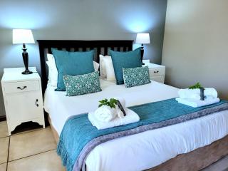 Suite 14- Deja' Blu Bed and Breakfast- East London - East London - 0