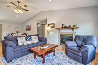 Charming Mills River Home with Porch and Yard! - Mills River - 0