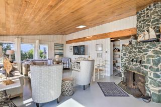 Waterfront Ferndale Home Deck and Beach Access - 5