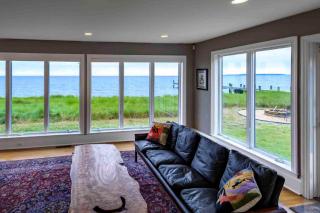 Bayfront Gem with Amazing Water Views and Pond! - - 6
