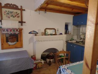 EVELYN'S COUNTRY HOUSE - 2