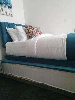 Cheerful 3 bedroom house with spacious garden - Manchester - 3