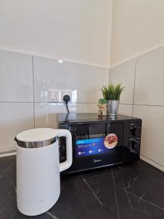1 Traders Garden 1BR Pool View with HiSpeed Internet Netflix - 1