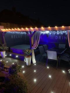 Sunnyside - Large Seaside Home with views and Hot Tub - 8