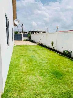 Lovely 4 Bedroom Solar Powered House with CCTV and Unlimited WiFi near Devtraco Court Community 25 Tema - Tema - 5