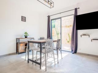 Fully renovated house only few minutes walk away from Ohama Beach - 6