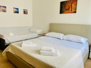 Family-friendly apartments next to Premium Beach Hotel, Golem - Golem - 0