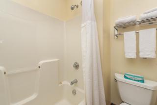 A209 Studio Lake View - Oakland - 7
