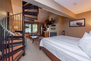 A314 Studio & Loft Standard View - 2