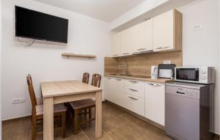 Awesome Apartment In Banjol With Wifi - Banjol - 7