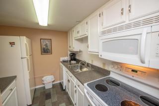 512G Two Bedroom One Bath - Oakland - 4