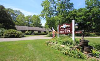 The Earl of Sandwich Motel - 7