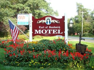 The Earl of Sandwich Motel - 9