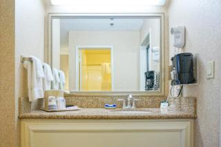 Best Western Plus Orange County Airport North - 2