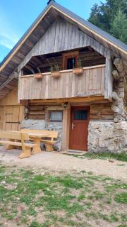 Hut Vaznik - - 9