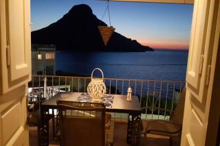 Grande Grotta Studios - Sleeps 8 - Free Parking - 3