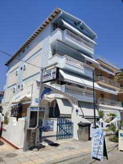 Villa Cosmos Inn - 9