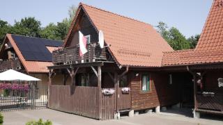 Agroturystyka FIFI Domek drewniany z 2 sypialniami - Młynary - 2