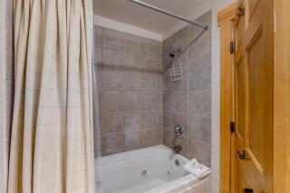 Charming Condo Nestled In The East Keystone Resort Neighborhood, Shuttle To Ski Slopes, Outdoor Pool And Hot Tub - 1