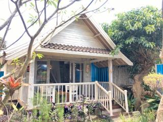 Nanuk's Bungalows - 1