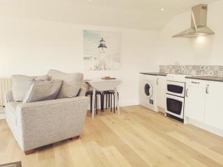 LITLLE SUMMER HILL -2 BED COSY COTTAGE- TREARDDUR - Trearddur - 2