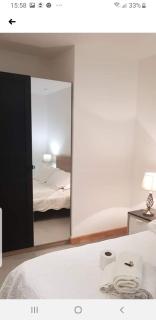 Jadwin Beautiful Room Share toilet 2 people - Londra - 0