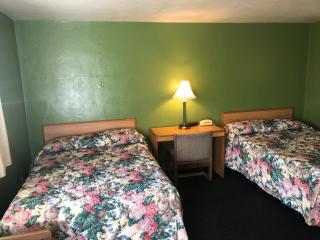 Parkway Motel - Neenah - 1