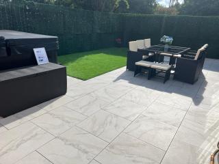 Luxury 4 bedroom Retreat; with hot tub & parking - Birmingham - 8