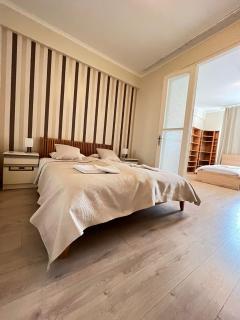 Madach square apartment - Budapest - 9