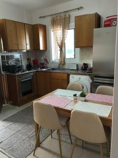 1 Bed - Sleeps 2 - Private Balcony - Free Parking - 1