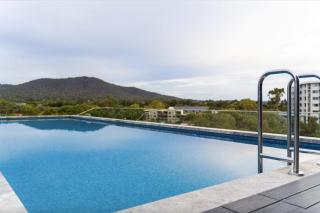 The Hamptons - Lux 2 Bed 2 Bath, Pool - Central Location - 5