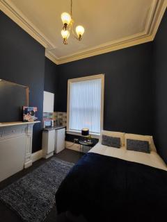 Large Digbeth Double Room Shared Bathroom - Birmingham - 9