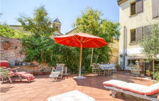 Beautiful Apartment In Casteldimezzo - Castel di Mezzo - 0