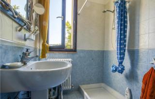 Beautiful Apartment In Casteldimezzo - Castel di Mezzo - 1