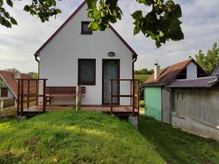Vojtěch Jestřáb - rodinné vinařství - Mutěnice - 6