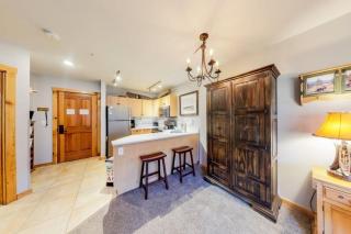 1 Bedroom Premier Mountain Condo In River Run Village Just A Short Walk To Shopping, Dining, And Skiing - 4