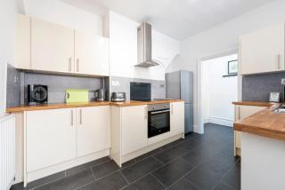 Jasmine Villa B - Ideal for QMC & Uni - Free parking - 3