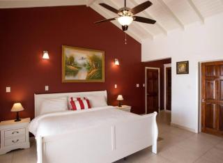 Charming 3-Bed Villa in Maho - 1