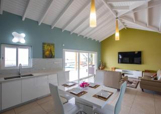 Airport View 3-Bed Villa - Cupecoy - 1