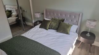 Jasmin Apartments - Luxury 1 & 2 Bedroom units with Free Parking - 3