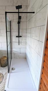 Kaoglen Zen-Feature Bath-Dunkeld-Route 500 - 3