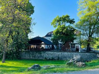 Penzion a Restaurace Bělecký Mlýn - Ptení - 7