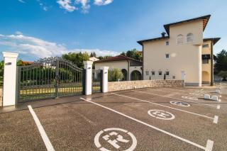 TOSCANINA Garni Hotel - Dobrovo - 7